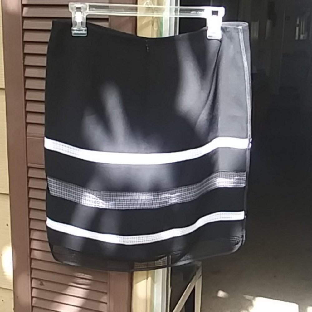 NWT White house Black house skirt